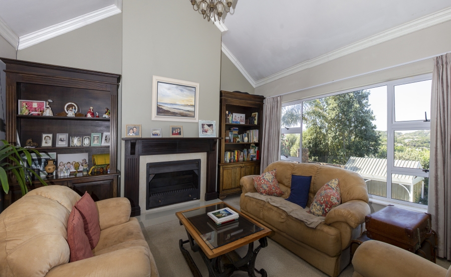 5 Bedroom Property for Sale in Kleinemonde Eastern Cape
